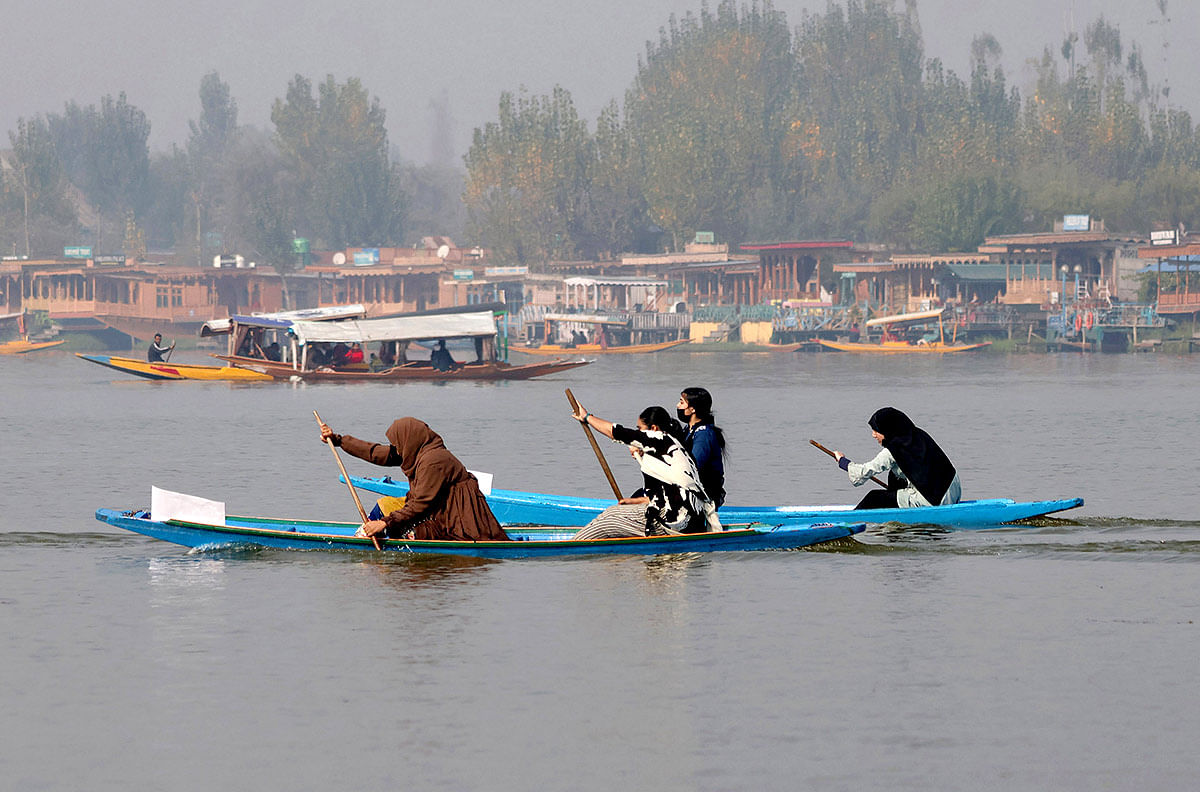 kashmir-women-boat-race