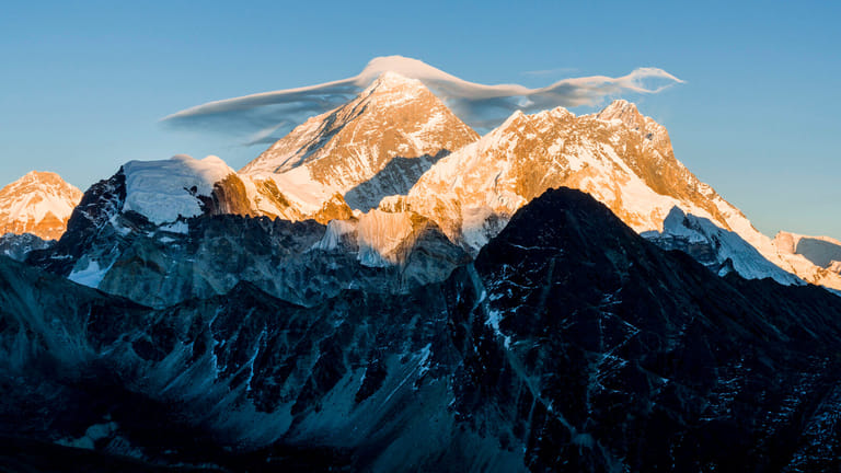 mount-everest-growing-taller
