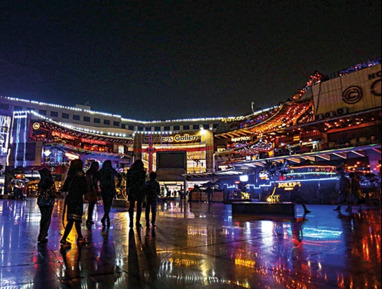 places-to-visit-in-noida-at-night