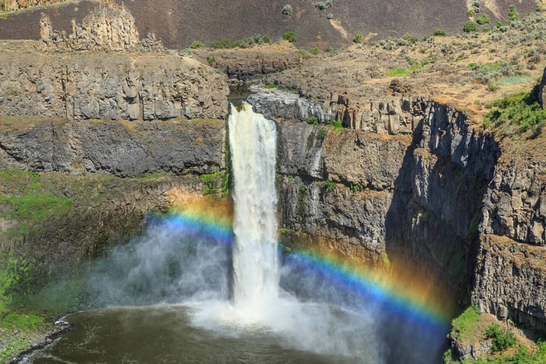 rainbow-falls-featured
