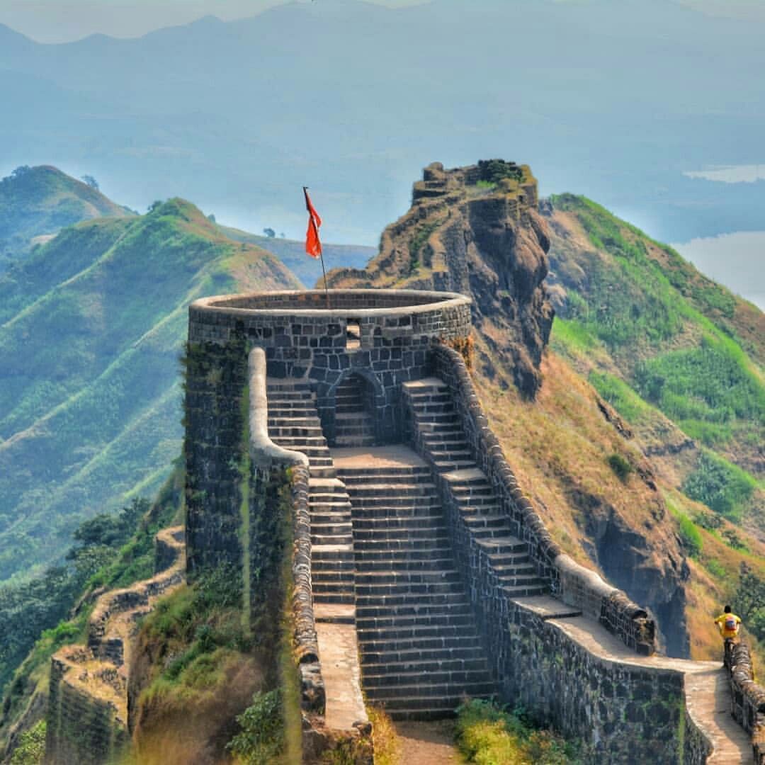 lohagad-fort-forts-near-lonavala