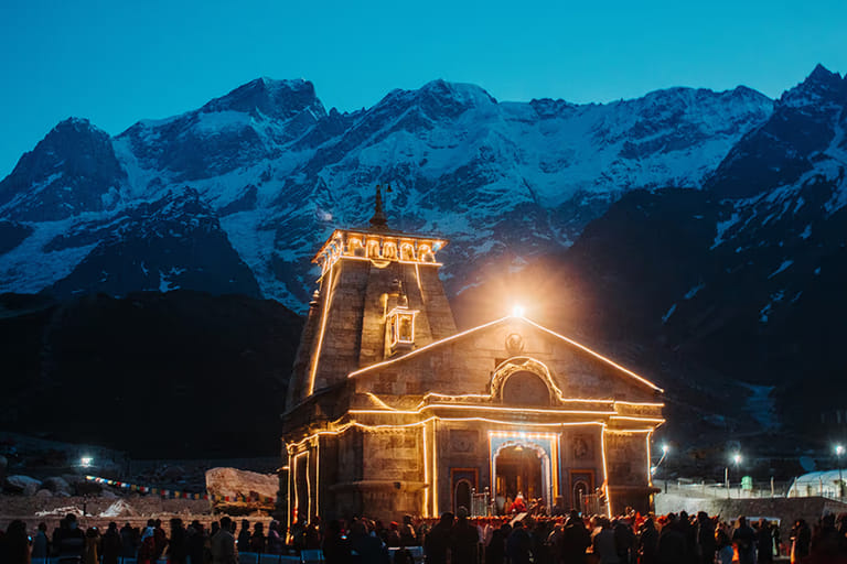 kedarnath-temple-shining-under-moonlight