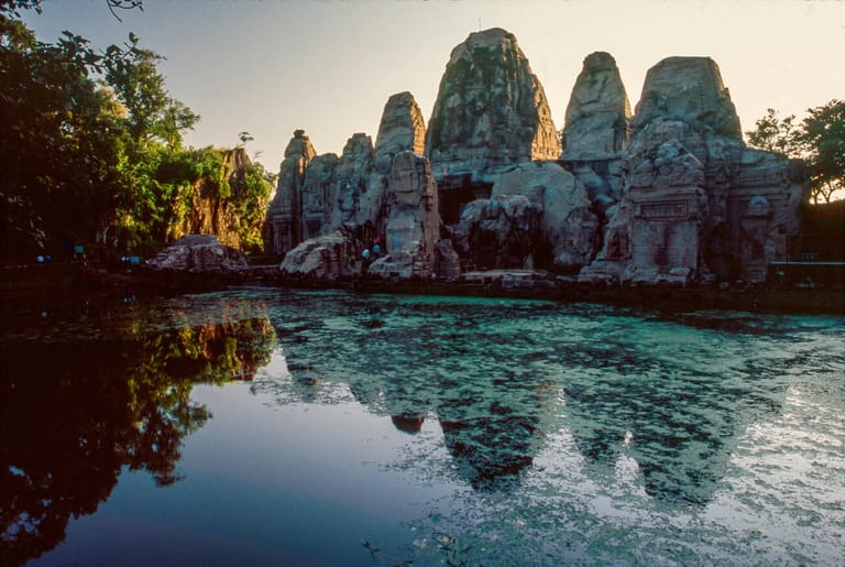 masroor-rock-cut-temples-at-masrur-hindu-temples-in-the-kangra-valley-of-beas-river-in-himachal