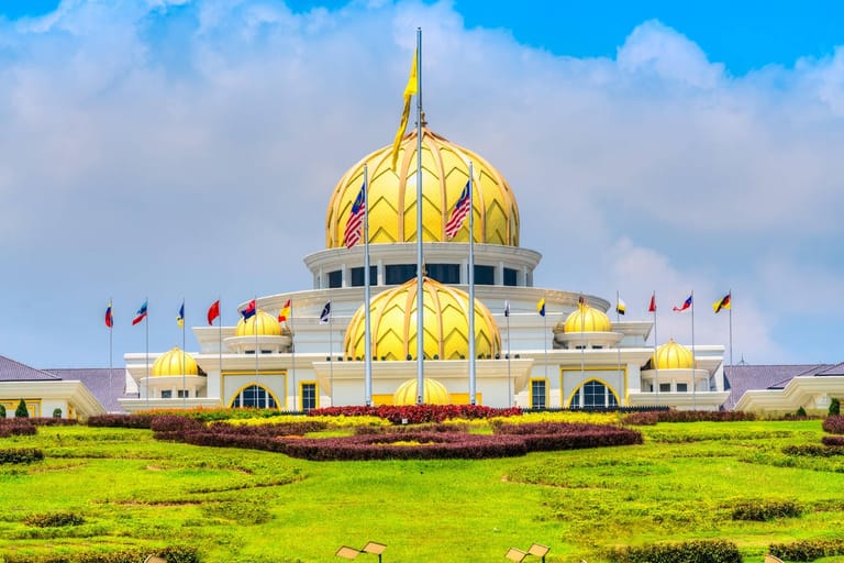 royal-palace-istana-negara-in-kuala-lumpur-malaysia