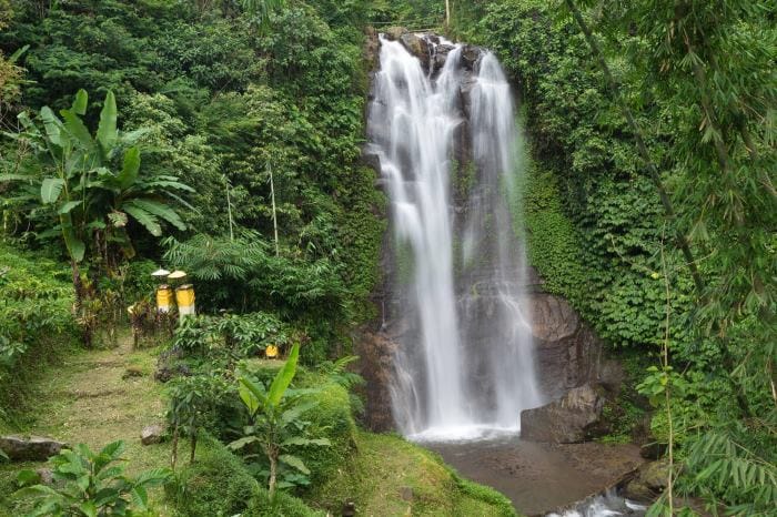 golden-valley-waterfall