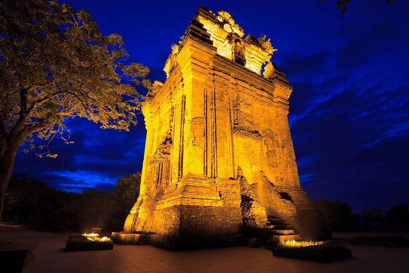 nhan-tower