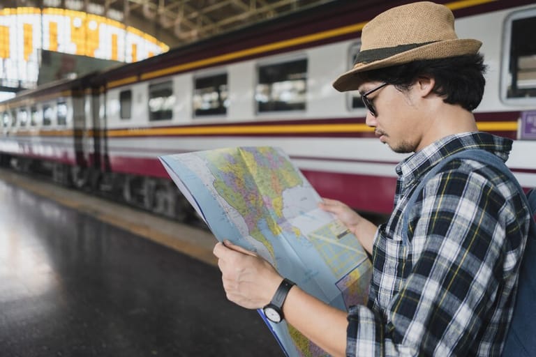 How to reach Kashmir from Mumbai