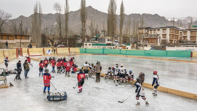 ice-hockey-in-ladakh