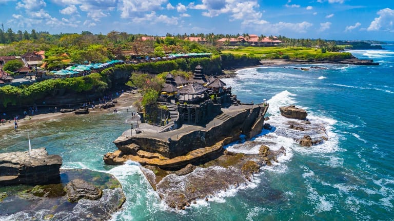tanah-lot-temple