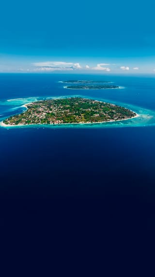 Tropical Bali - Exploring the Mountains & Beaches