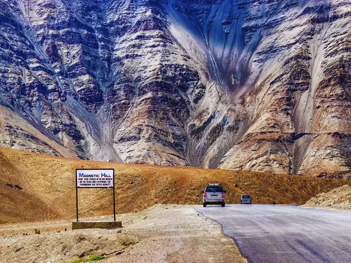 magnetic-hill-ladakh