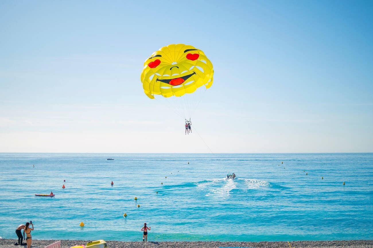 parasailing-in-maldives