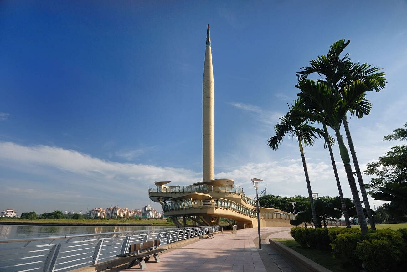 putrajaya-millennium-monument-malaysia