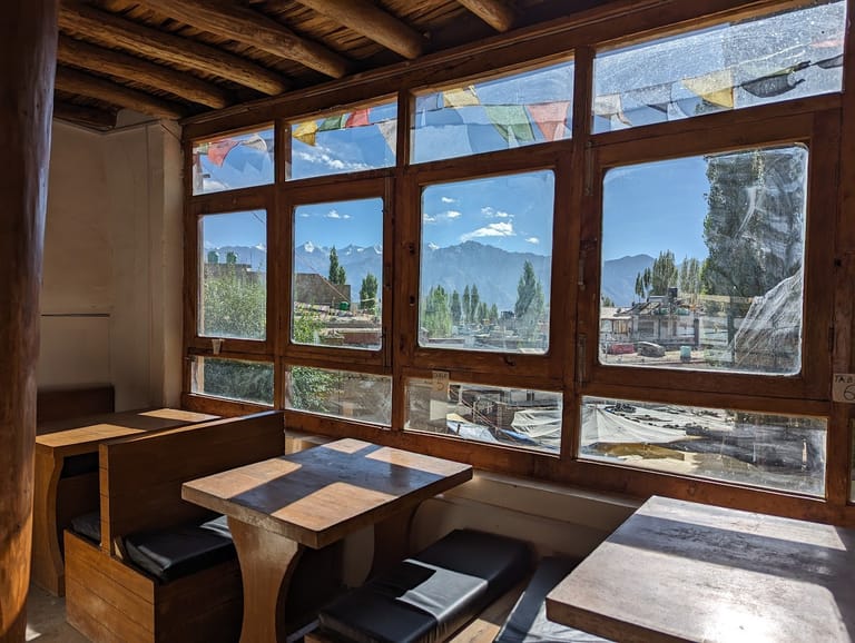 de-khambir-restaurant-ladakh