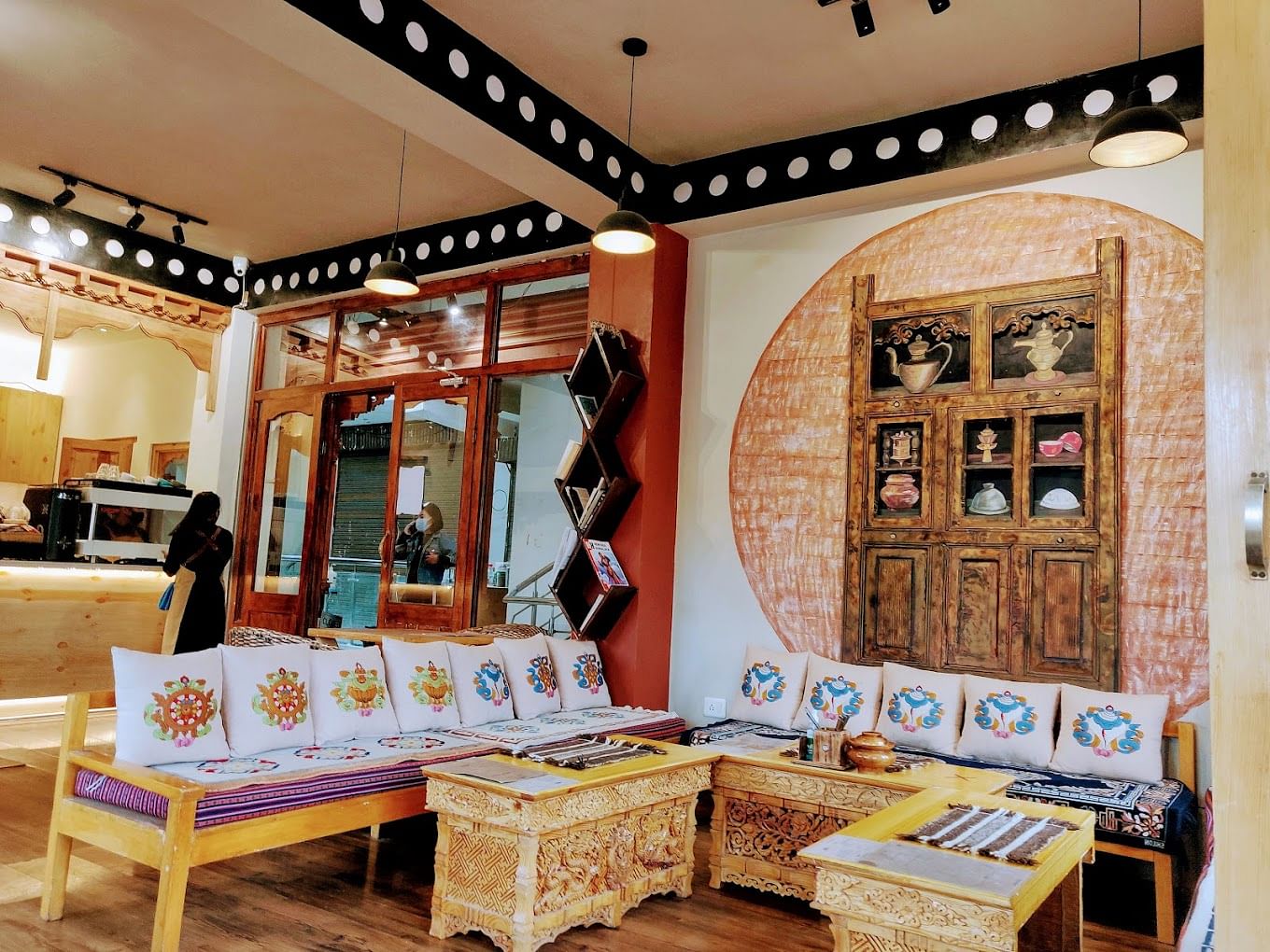 lehvenda-cafe-in-main-bazaar-leh-ladakh