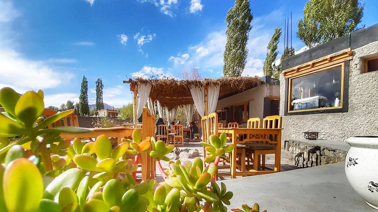 namza-dining-restaurant