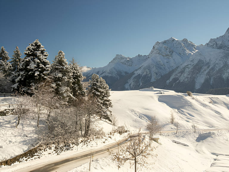 gurez-valley-in-winter-season