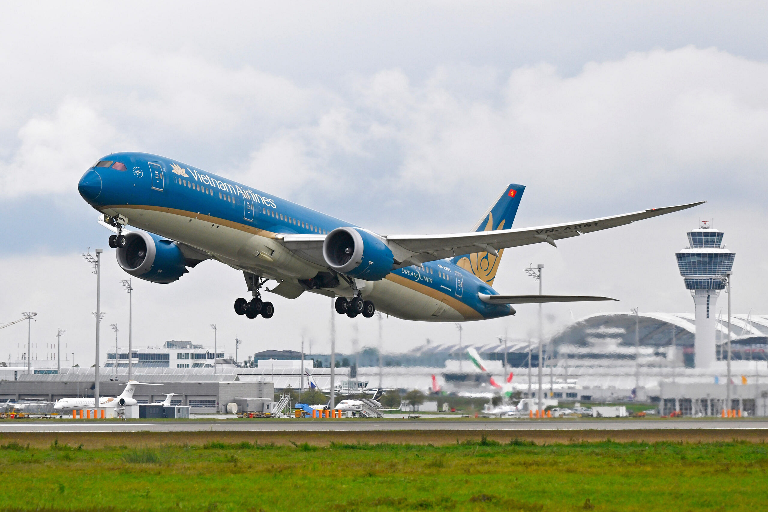 vietnam-flights-in-inr-11