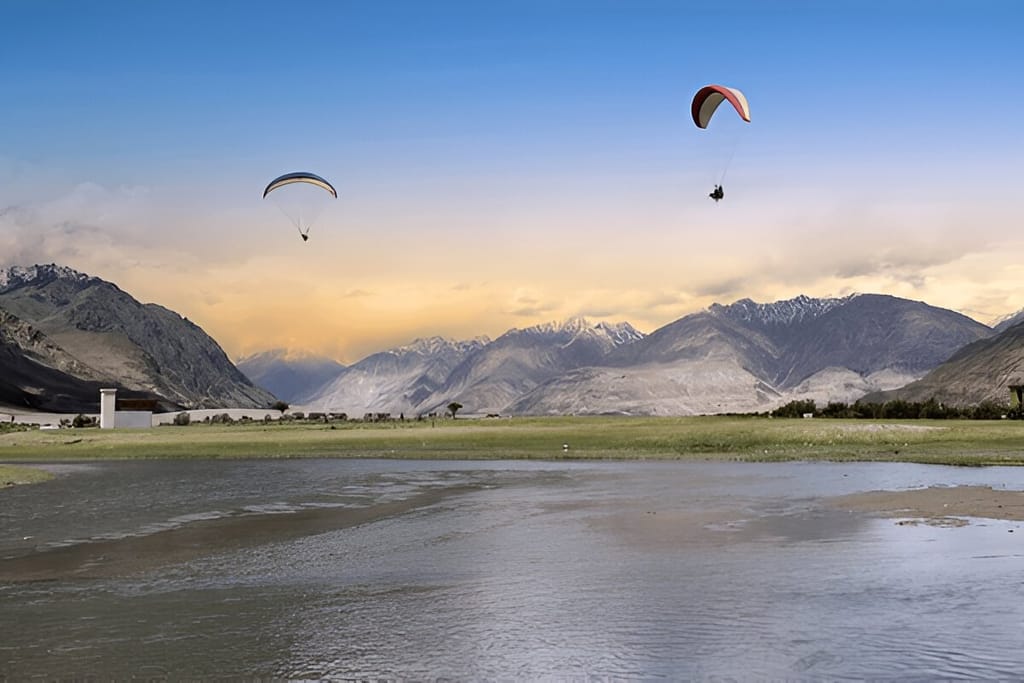 Paragliding ladakh