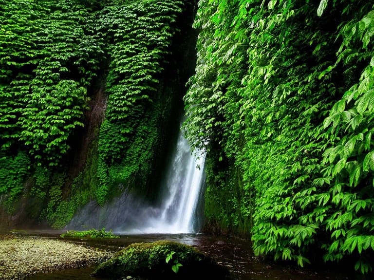 blahmantung-waterfall-bali