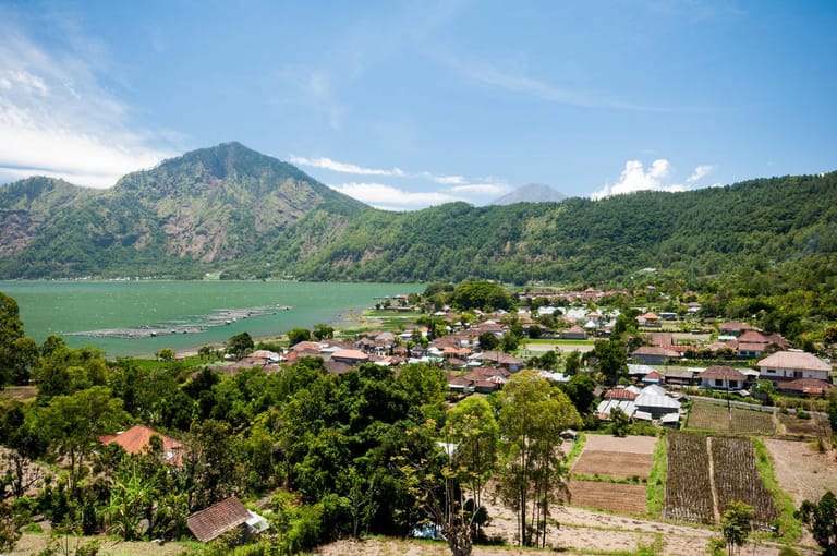lakes-in-bali