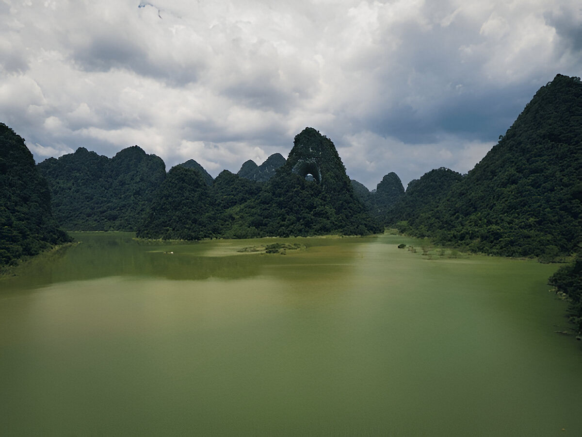 mat-than-mountains-vietnam