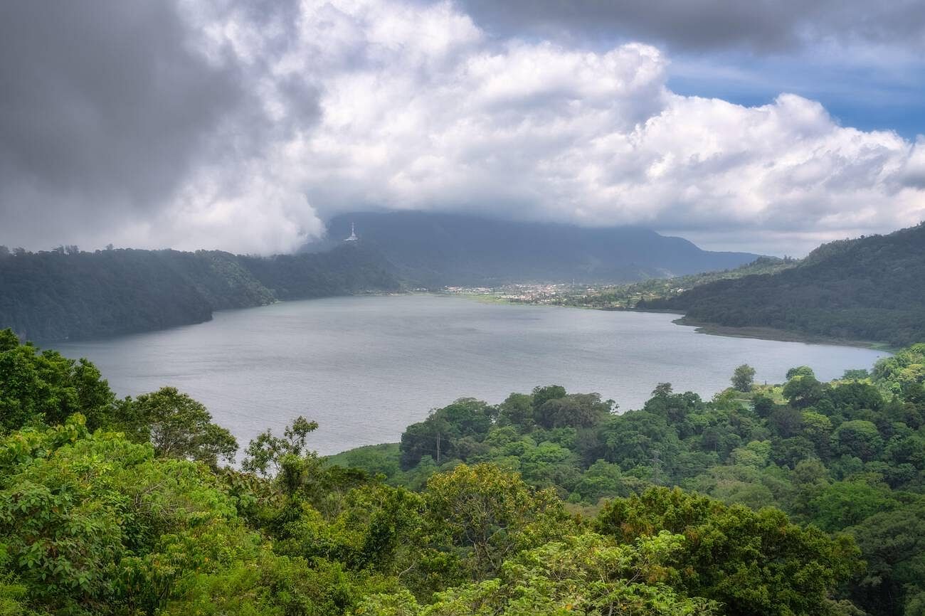 wanagiri-hills-in-bali