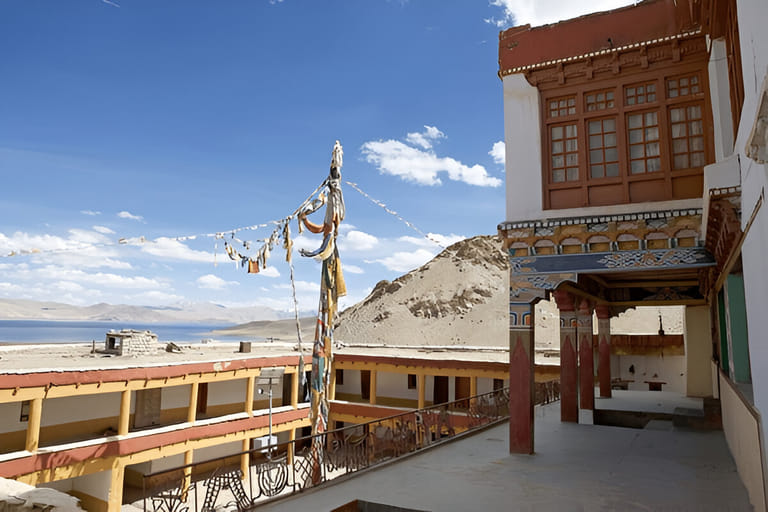 karzok-monastery-village-ladakh
