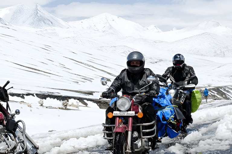 safety-gear-for-ladakh-bike-trip