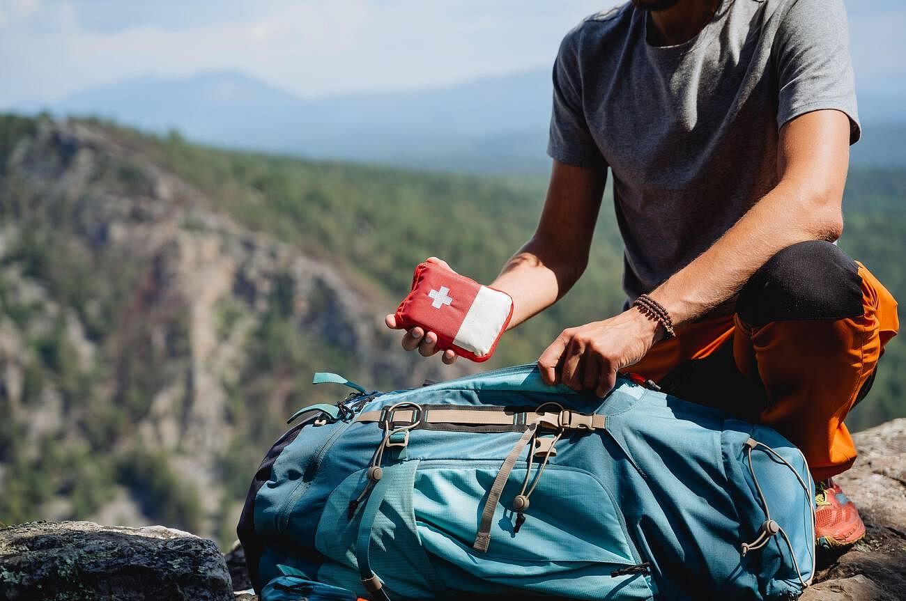 what-to-carry-in-first-aid-kit-for-ladakh-trip