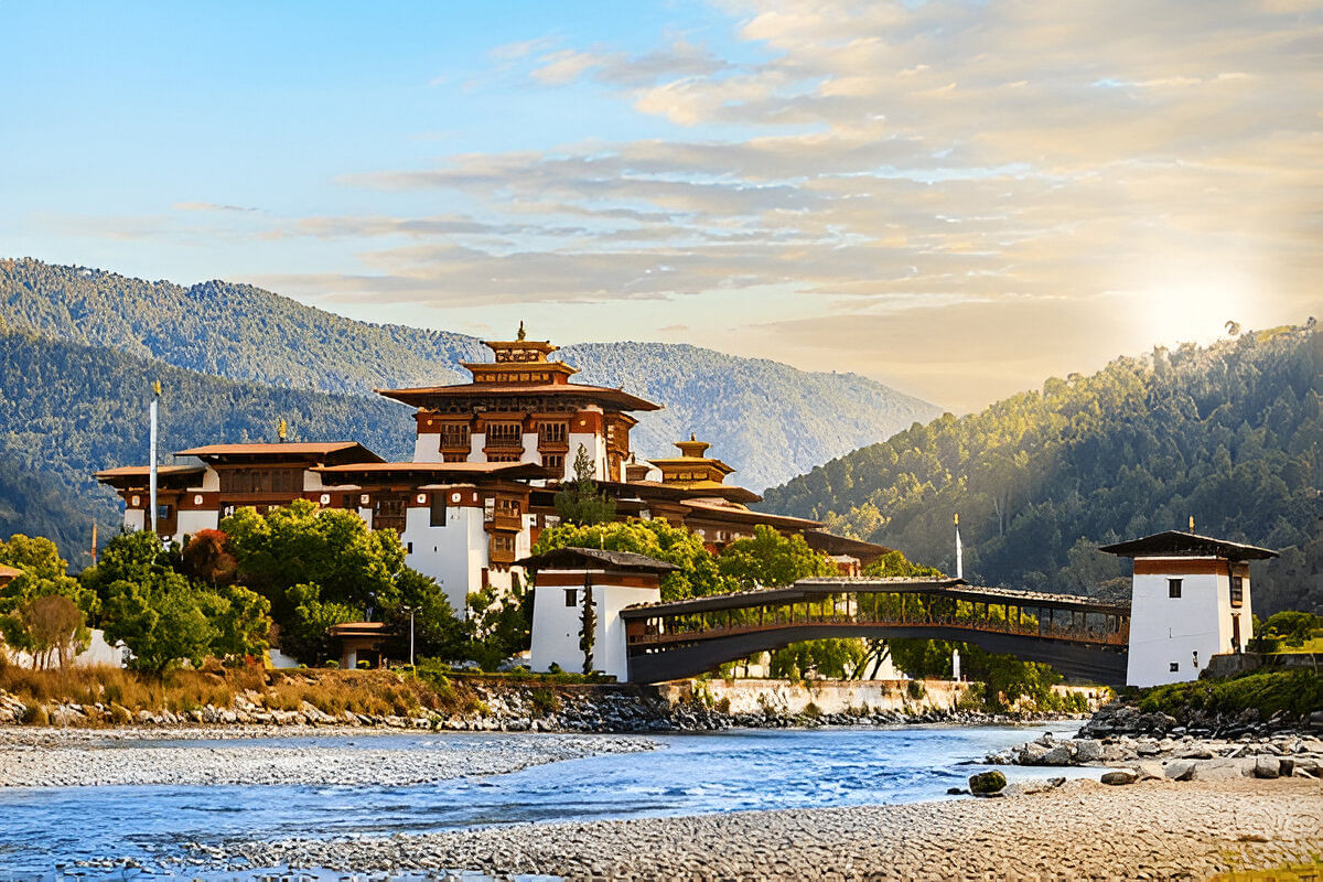 punakha-dzong-mo-chhu-river-bhutan