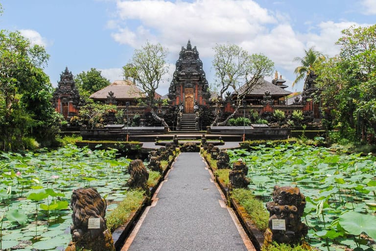 pura-taman-saraswati-temple-in-bali