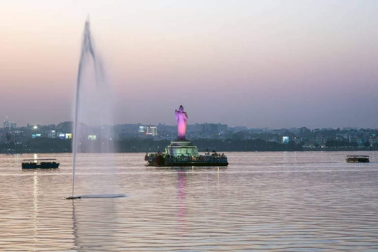 hyderabad-buddha-statue-hussain-sagar-lake