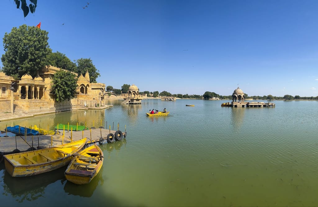 Gadisar Lake Jaisalmer pre wedding photoshoot