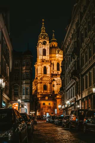 europe-backpacking-tour-prague-to-budapest-8n-9d