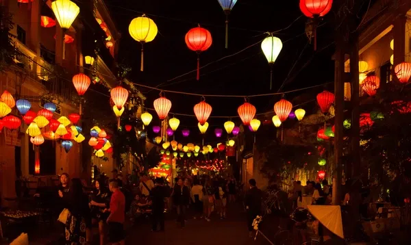 hoi-an-lantern-festival-vietnam