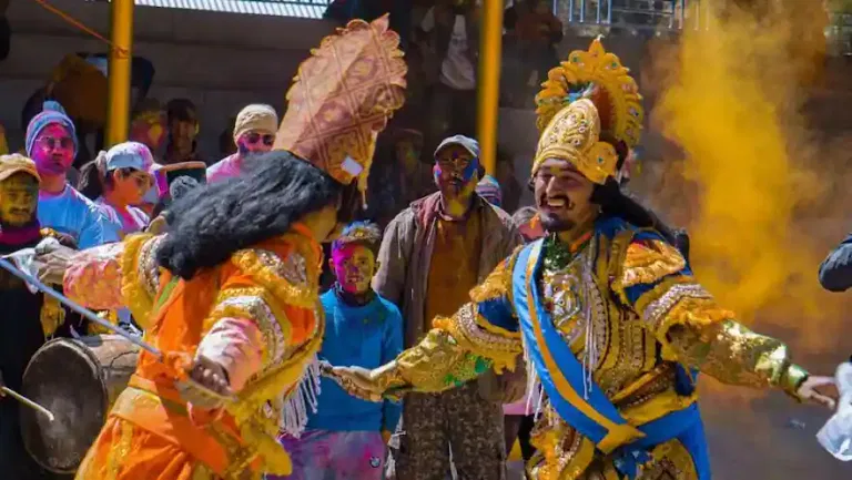 holi-in-sangla-valley