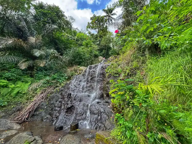 gembleng-waterfall-balii