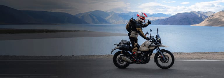 royalenfield-vs-himalayan-for-ladakh