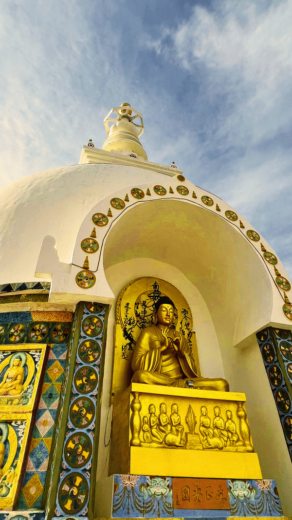 8 Days Thrilling Leh Ladakh Tour Package with Umling La