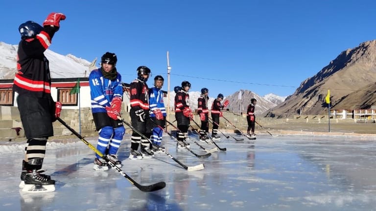 ice-hockey-in-kaza