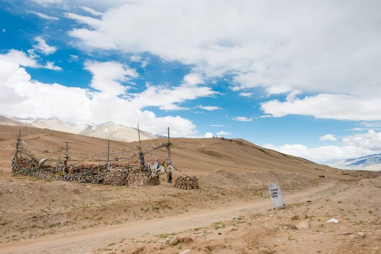 bike-trip-to-tsaga-la-pass-in-ladakh