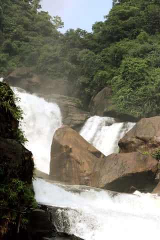 mawlynnong-waterfall