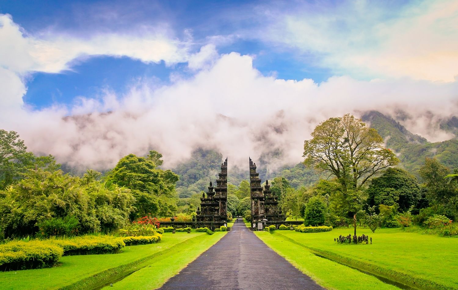 gates-in-bali